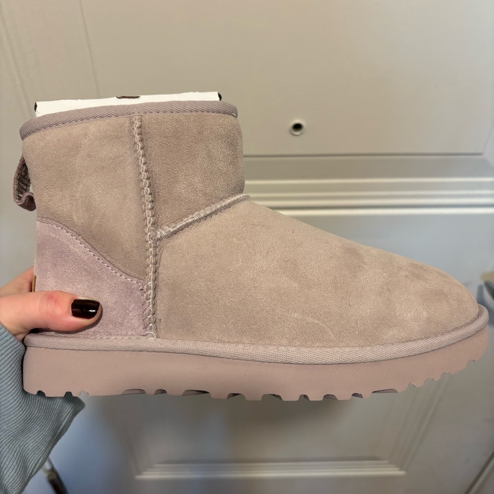 NWT Ugg Classic Mini II Ankle Boots - Picture 8 of 8
